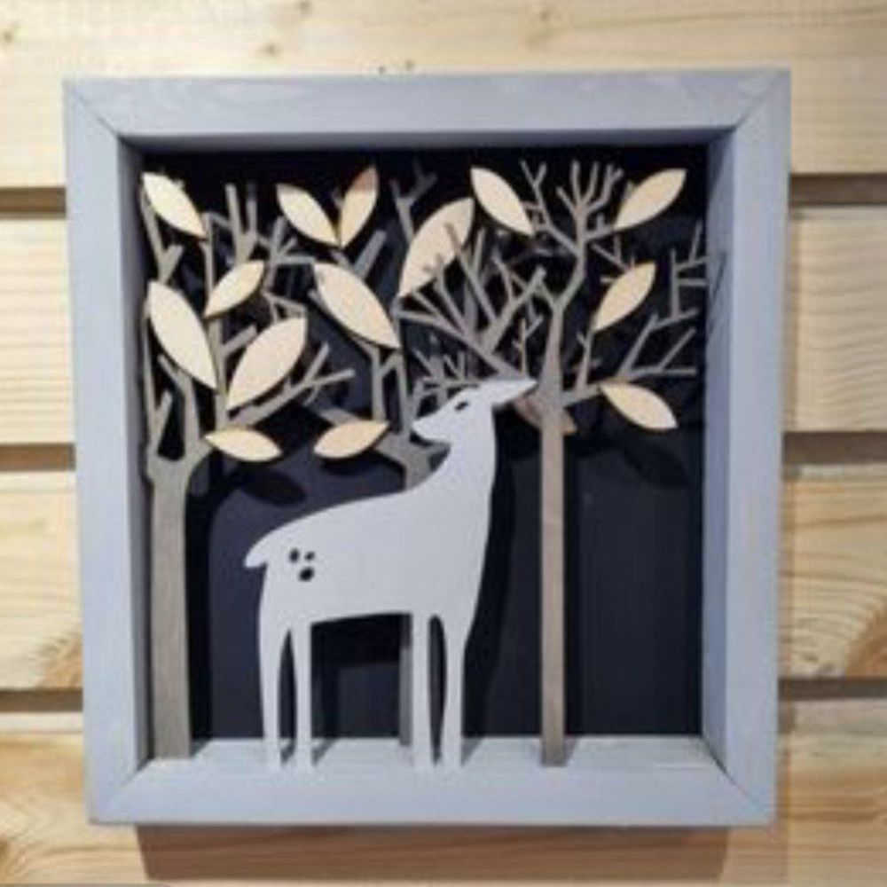 تابلو چوب دست ساز آهوی سفید و جنگل پاییزی